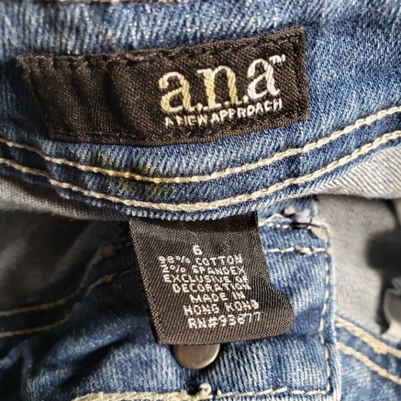 A.N.A. Straight Leg Jeans W/Black Flower Graphic 6 - Picture 5 of 9